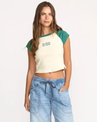 Beach Club Babe Kurzarm-T-Shirt