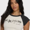 Des Tropic Kurzarm-Raglan-Oberteil mit Shorts