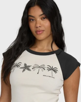 Des Tropic Kurzarm-Raglan-Oberteil mit Shorts