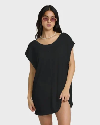 Hallow Wave Mini-Kleid mit kurzen Shorts