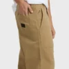 Hose mit gestempeltem Garagen-Patch Hose mit gestempeltem Garagen-Patch