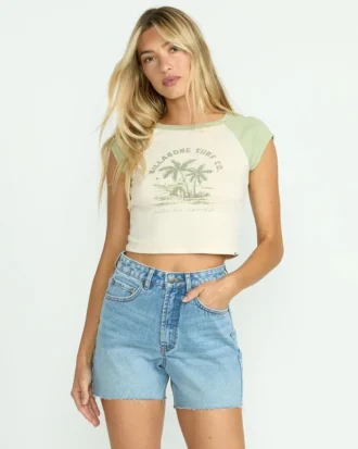 Paradise Kurzarm-Raglan-T-Shirt mit Shorts
