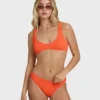 Sommer-Bikinioberteil mit tiefem U-Ausschnitt Sommer-Bikinioberteil mit tiefem U-Ausschnitt