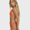 Sommer-Tanga-Bikinihose mit hohen Seitenschnürungen Sommer-Tanga-Bikinihose mit hohen Seitenschnürungen