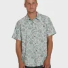 Sundays Lounge Kurzarm-Webhemd mit Shorts Sundays Lounge Kurzarm-Webhemd mit Shorts