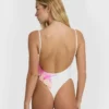 Sunny Shore Badeanzug mit tiefem V-Ausschnitt Sunny Shore Badeanzug mit tiefem V-Ausschnitt